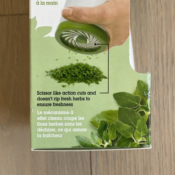 Microplane Herb Mill - Picture 4 of 7